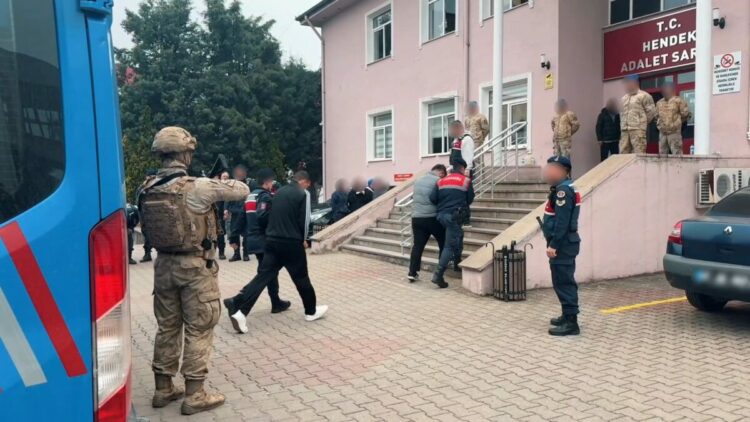 Sakarya'da dolandırıcılık operasyonu: 12 tutuklama