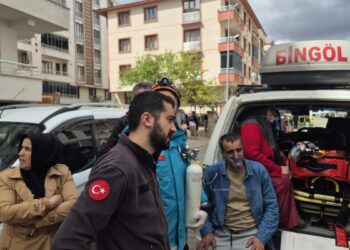 Binanın bodrum katındaki yangında 13 kişi dumandan etkilendi