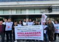 Karşıyaka Belediyesi'nde memur eylemleri akşam nöbeti ile devam ediyor