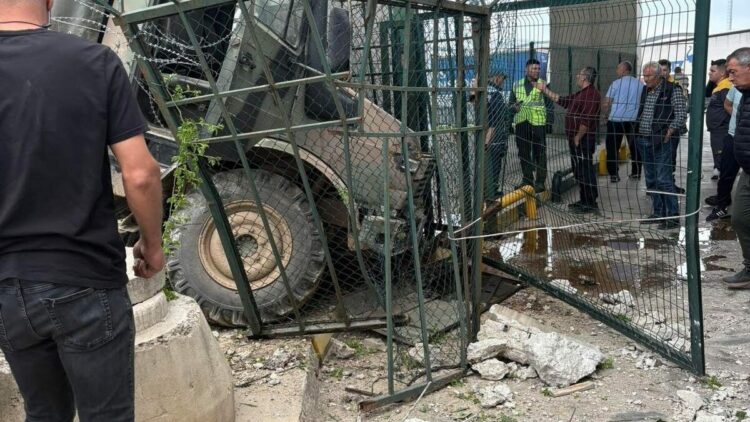 Hamzabeyli Sınır Kapısı'nda askeri araç duvara çarptı; 2 asker yaralı