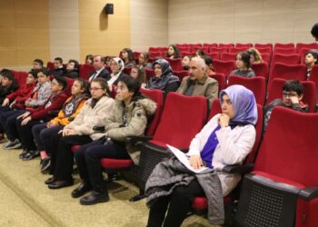 Ulusal Çocuk Sempozyumu’nda 123 öğrenci güncel sorunlarla ilgili 93 bildiri sundu
