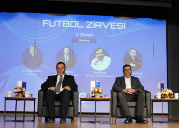 Futbol aktörleri ‘Okan Üniversitesi Futbol Zirvesi’nde buluştu