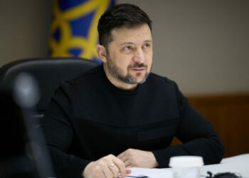 Zelenskiy, 6 Mayıs’tan itibaren geçici ateşkes ilan ettiklerini duyurdu