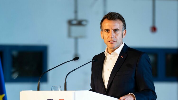 Macron'dan BAE'ye destek