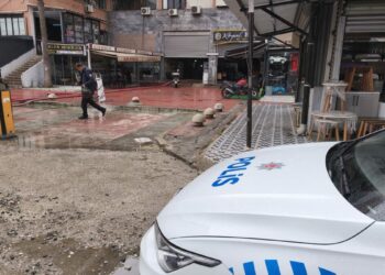 Çalıştığı iş merkezinde uğradığı silahlı saldırıda ağır yaralandı