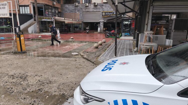 Çalıştığı iş merkezinde uğradığı silahlı saldırıda ağır yaralandı