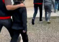 Sokakta evsizi yumruklayan çocuğa ev hapsi cezası