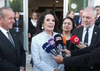 Hülya Koçyiğit KKTC‘de söyleşiye katıldı