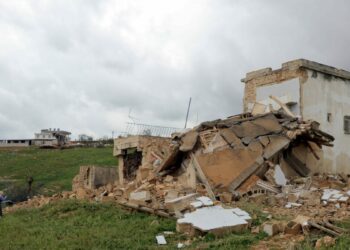 Gaziantep'teki fırtınada evi çöken 85 yaşındaki kadın: Silah sıktılar sandım, baktım evim yıkıldı
