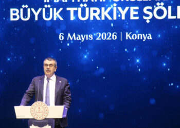 Bakan Tekin: Evlatlarımızı ekranların insafına terk etmemeliyiz
