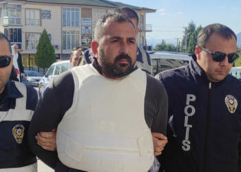Husumetlisi öldüren sanığın cezası bozuldu, yeniden yargılanıyor