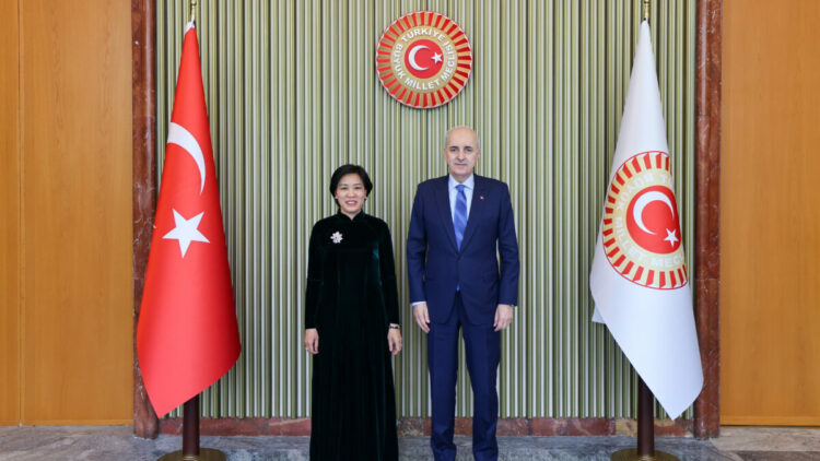 TBMM Başkanı Kurtulmuş, Vietnam Büyükelçisini kabul etti
