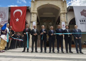 Depremde hasar alan Kahramanmaraş’taki tarihi Ulu Camii, törenle açıldı