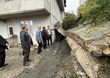 Almus'ta istinat duvarı çöktü
