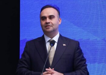 Bakan Kacır: Türkiye 2027'de kendi milli hibrit roket motorunu ateşleyerek Ay'a erişen ülke olacak