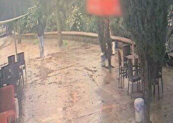 'MİT görevlisiyiz' diyip psikoloğu 10 milyon lira dolandıran şüpheliler denetimde yakalandı