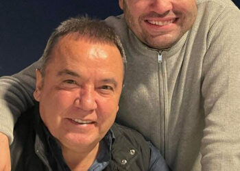 Gökhan Böcek ofisteyken, 4 kez para getirip bırakmış