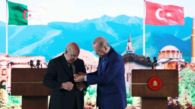 Cumhurbaşkanı Erdoğan, Cezayir Cumhurbaşkanı Tebbun'u resmi törenle karşıladı