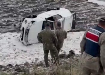 Ardahan’da askeri araç devrildi: 2 astsubay yaralandı