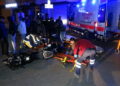 Motosikletle kamyonetin çarpıştığı kaza kamerada; 2 yaralı