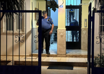 16 yaşındaki Mert, evde silahla vurulmuş ölü bulundu