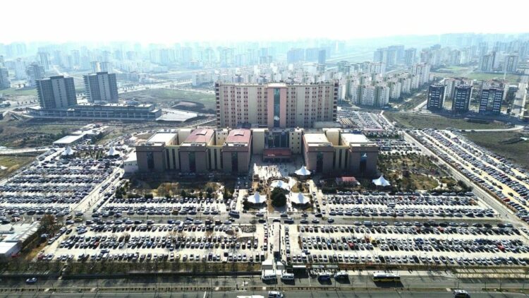 Hastanede reçete toplayıp, hastaları eczaneye yönlendiren sanıklar, duruşmada suçlamaları reddetti