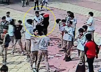 Heimlich manevrasıyla öğrencisinin hayatını kurtardı