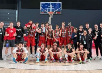 Karşıyaka ile Petkimspor, gençlerde farklı performans sergiledi