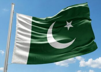 Pakistan'da yolcu otobüsü şarampole yuvarlandı: 4 ölü, 26 yaralı