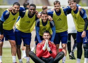 Kayserispor, Alanyaspor maçı için Antalya'ya gitti