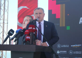 Bakan Bak: Gençlerimiz, toplumumuz obezite tehlikesi ile karşı karşıya