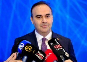 Bakan Kacır: Türkiye insansız savaş uçağından kendi hava füzesini fırlatan ve hedefini vuran ilk ülke oldu