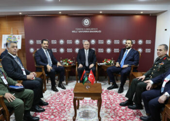 Bakanı Güler, Libya Ulusal Ordusu Genel Komutan Yardımcısı ve Libya Savunma Bakan Vekili ile görüştü