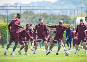 Trabzonspor, Beşiktaş maçı için İstanbul’a gitti
