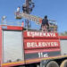 Tamir etmek için çıktığı elektrik direğinde akıma kapılıp mahsur kaldı