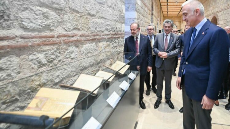 Bakan Ersoy, 'Şakâ'ik-ı Nu'mâniyye Çeviri ve Zeyilleri Projesi'nin açılış törenine katıldı