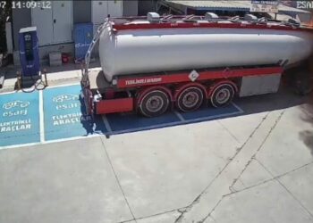 Muğla’da mazot yüklü tankerin alev aldığı anların görüntüsü ortaya çıktı