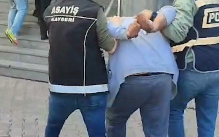 Kayseri'de 30 yıl hapis cezasıyla aranan 2 hükümlü yakalandı