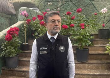 Yalova'da Geofit bahçesinde inceleme yapan Bakan Yumaklı: Yılda 2 milyar adet süs bitkisi üretiyoruz