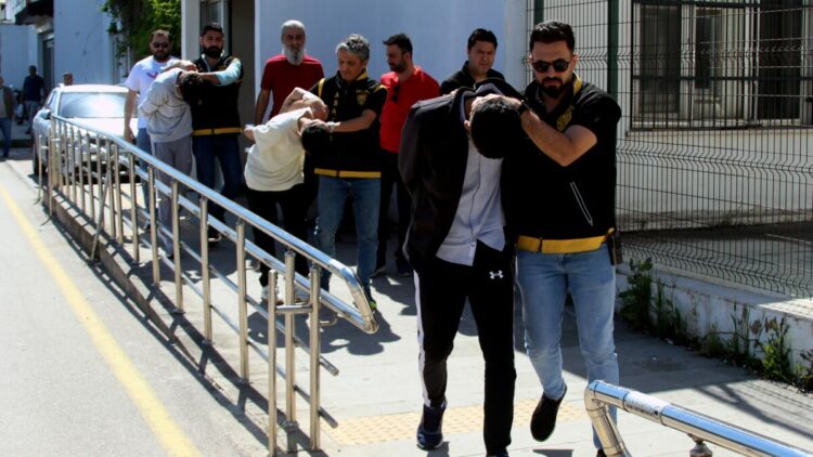 Silahlı saldırının failleri 500 saatlik kamera görüntüsünden tespit edilip, yakalandı