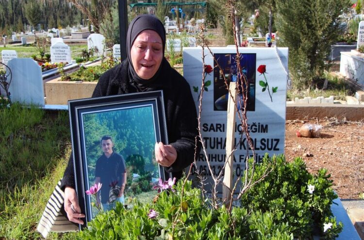 8 bıçak darbesiyle öldürülen Batuhan'ın annesi: Anneler Günü'nde hediye alan oğlum artık toprağın altında