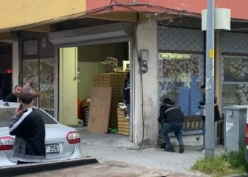 Küçükçekmece'de husumetli kişiler arasında silahlı çatışma; 2 şüpheli yakalandı
