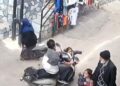 Motosikletin küçük çocuğa çarptığı kaza kamerada