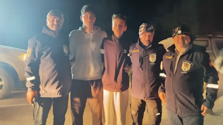 Ormanda kaybolan 2 çocuk bulundu
