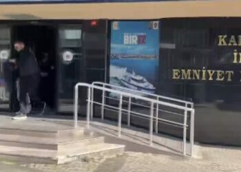 Kadıköy'de durdurulan aracın tamponundan uyuşturucu çıktı