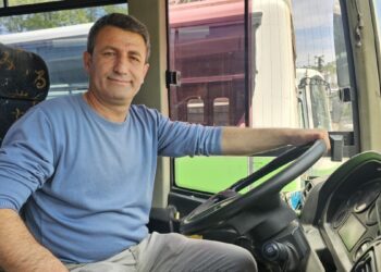 Emekleyerek otobüse binen kız çocuğunu fark eden şoför, o anları anlattı