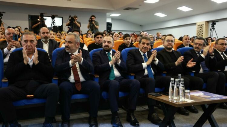 Faruk Acar, Bağımlılıkla Mücadelede Medyanın Rolü' paneline katıldı