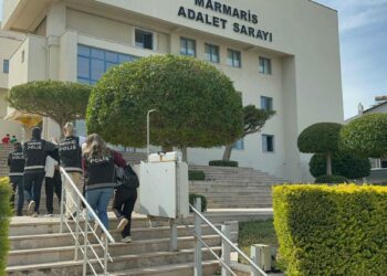 Marmaris'te otomobilde uyuşturucu ele geçirildi; 4 tutuklama