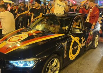 Edirne ve Tekirdağ'da Galatasaray taraftarları şampiyonluğu kutladı