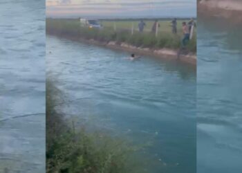 Şanlıurfa’da otomobil sulama kanalına devrildi; 3 yaralı